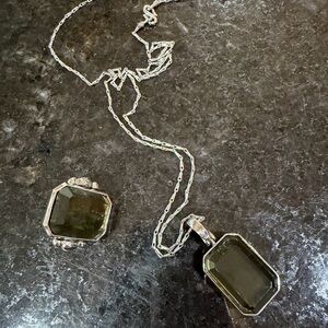 Chic Silver Necklace with Ring with Dark Gray Gemstone